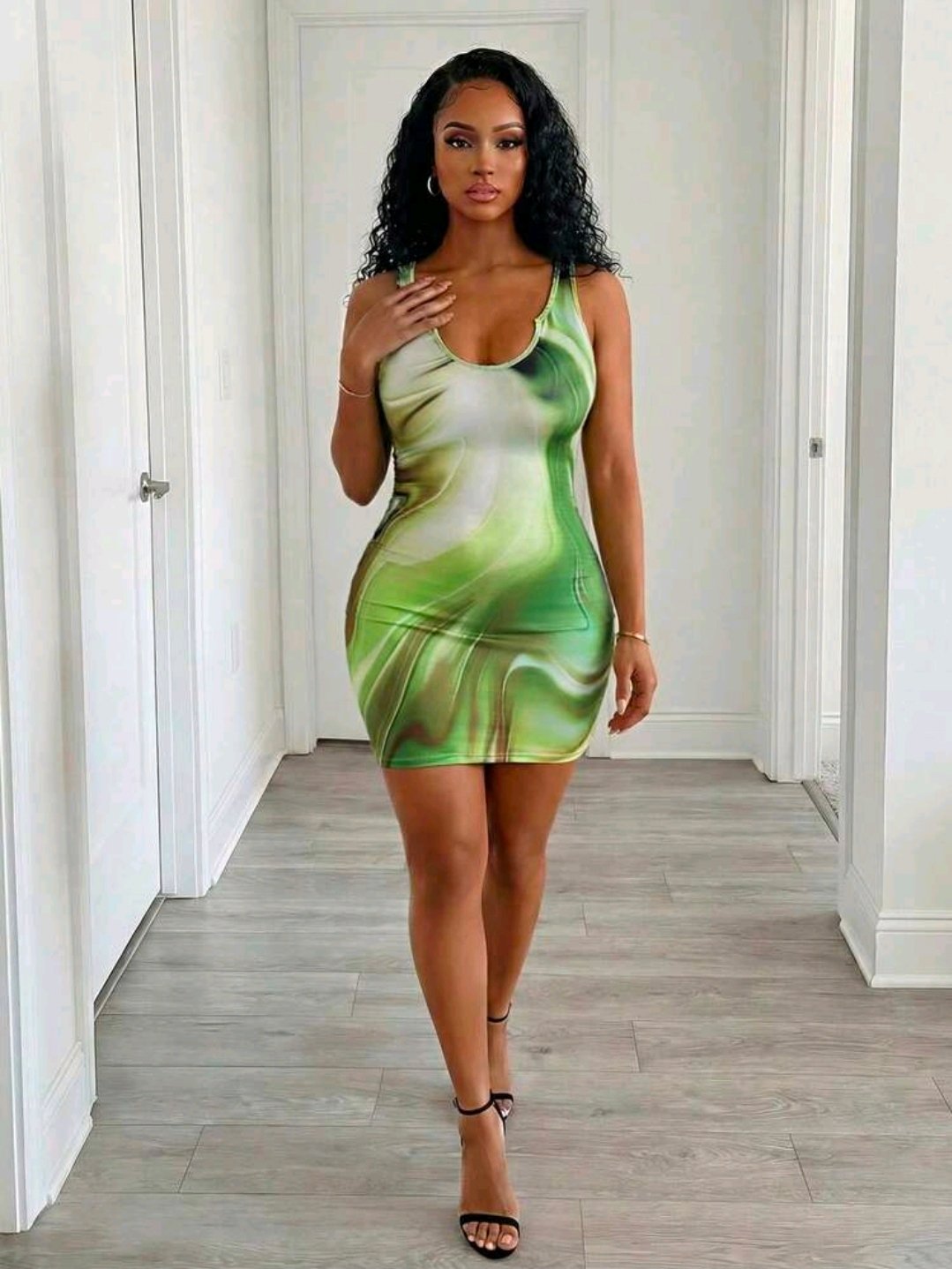 Mini vestido verde satinado