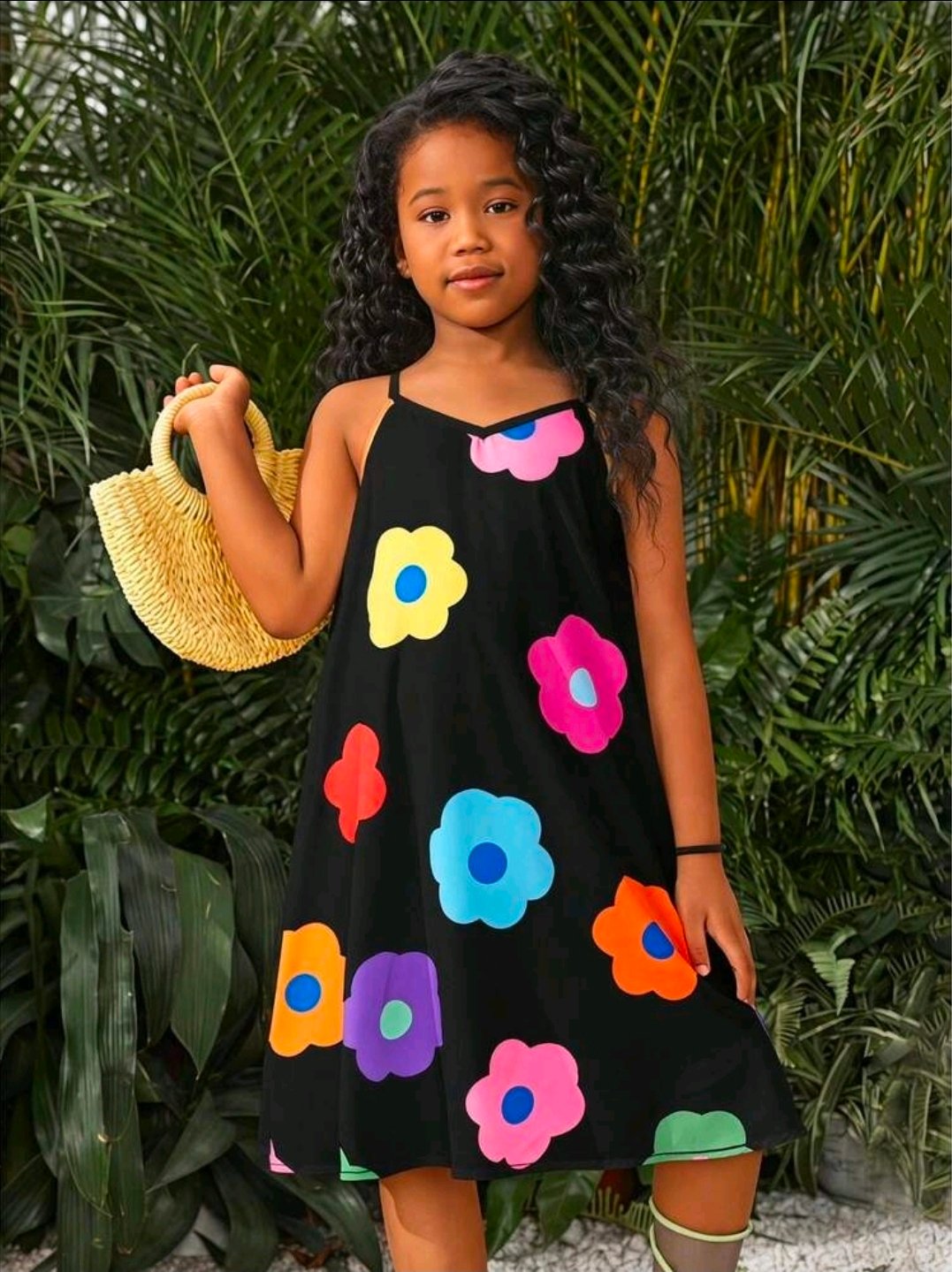 Vestido infantil negro con flores