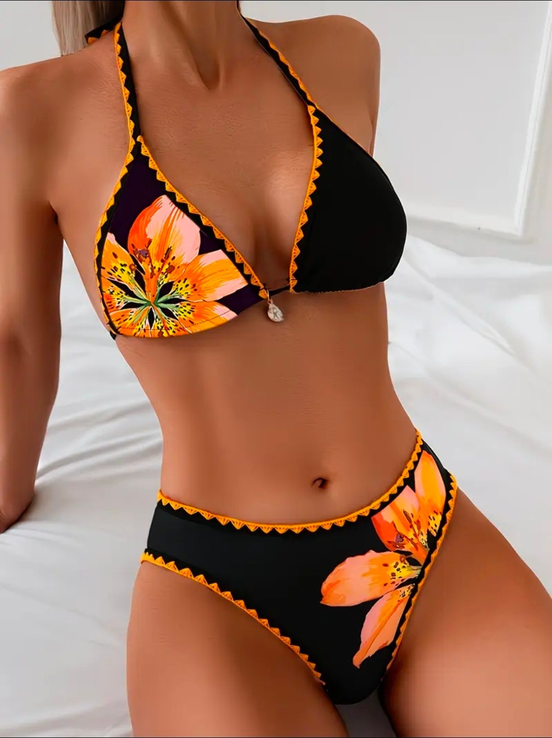 Bikini negro y naranja