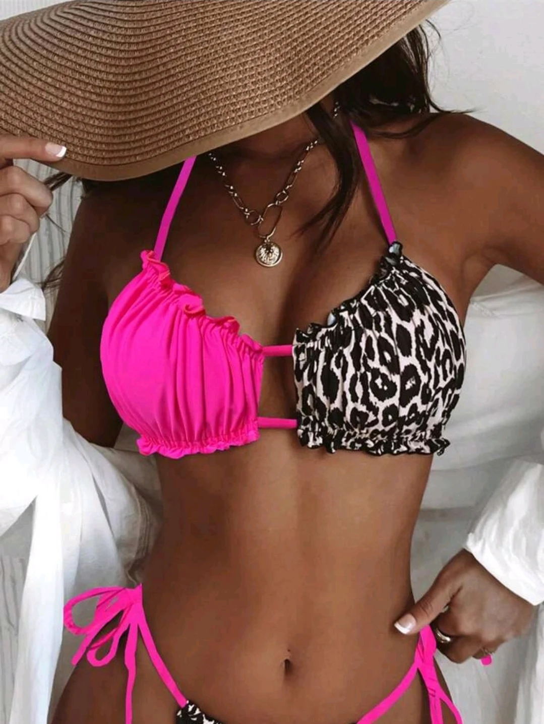 Bikini rosa con contraste leopardo