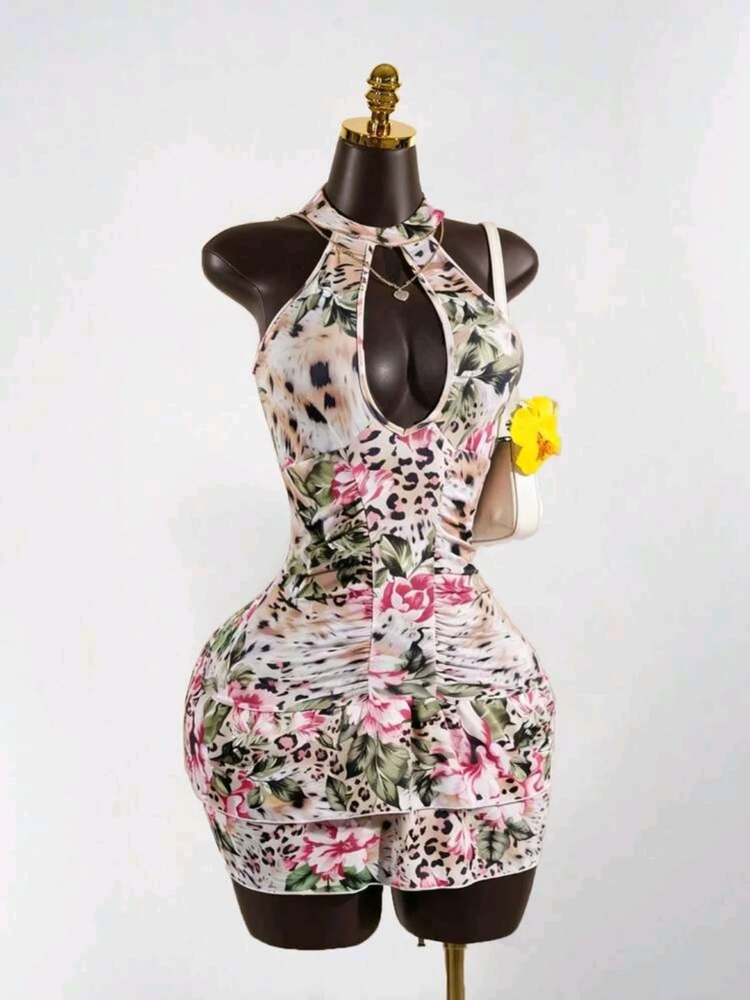 Enterizo halter blanco floral