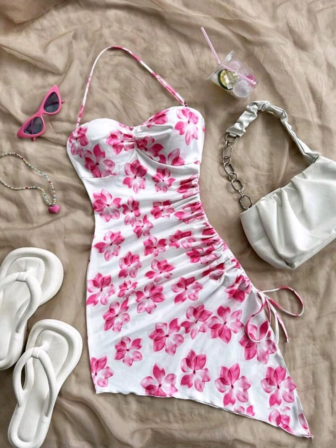Mini vestido blanco y rosa floral para niña