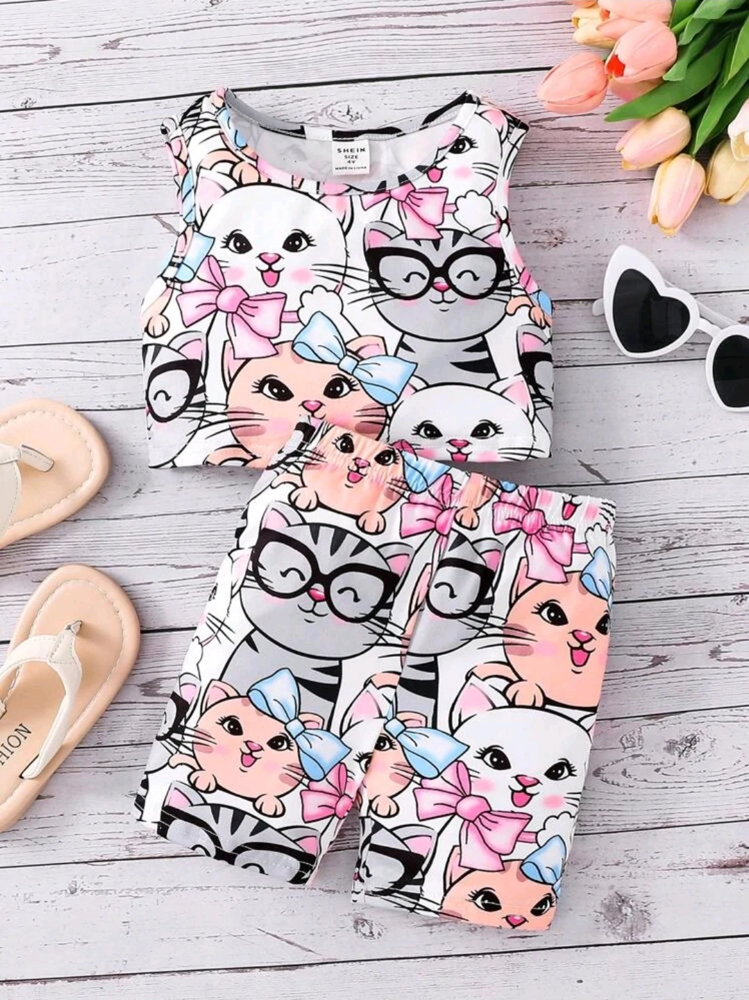 Conjunto de gato con camiseta y short para niña