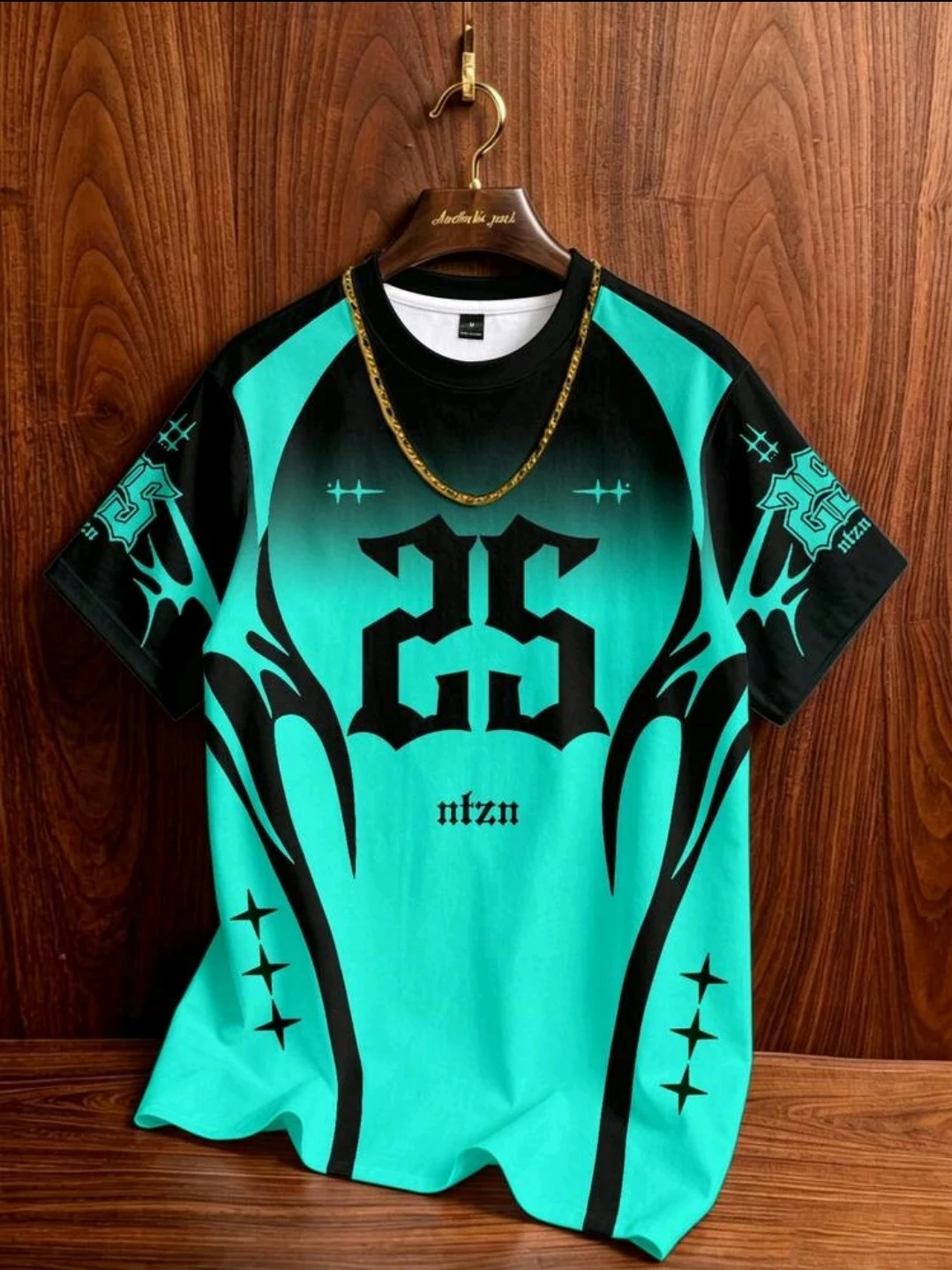 Camiseta deportiva turquesa número 25