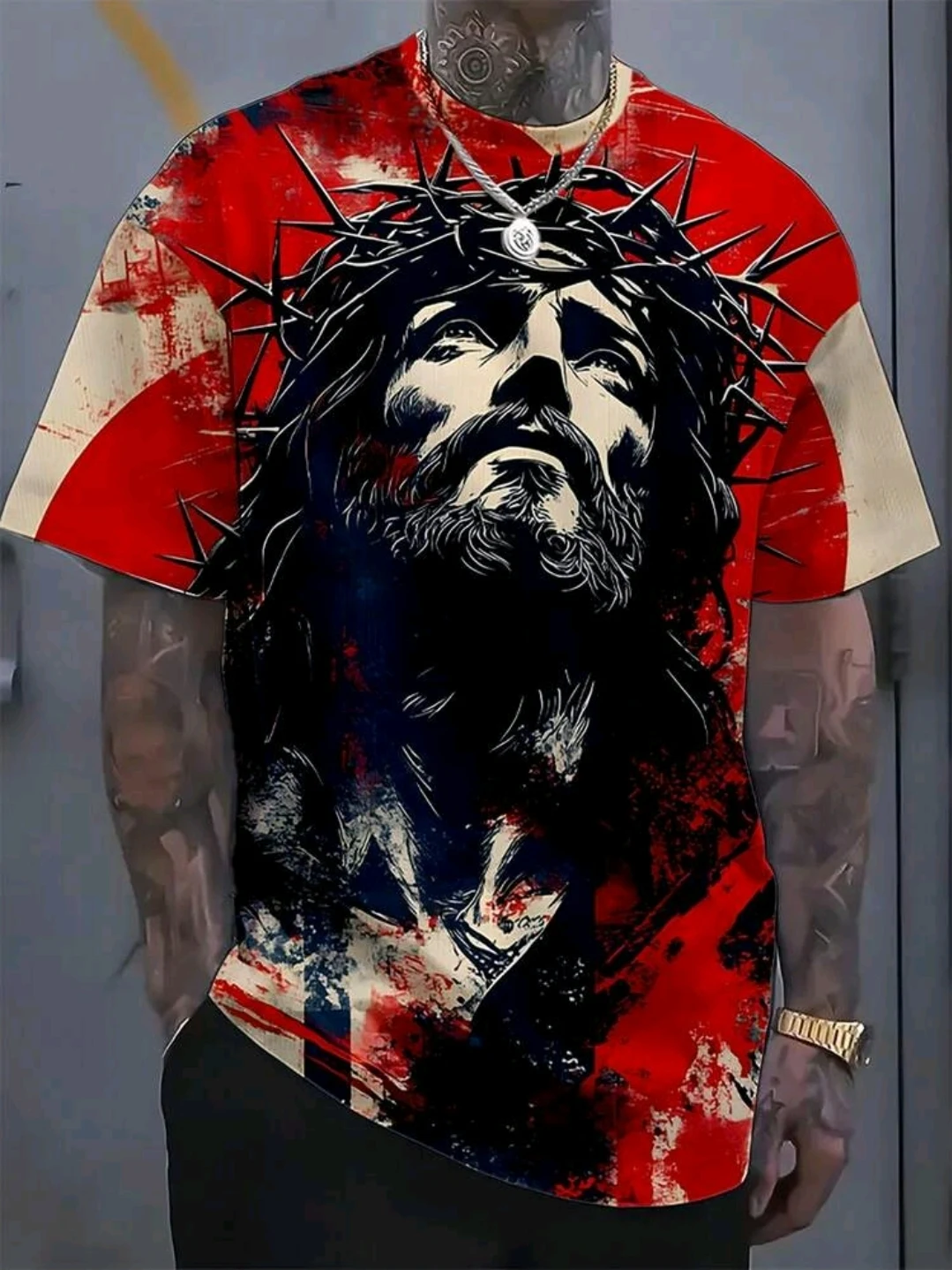Camiseta roja y negra con gráfico de Jesús