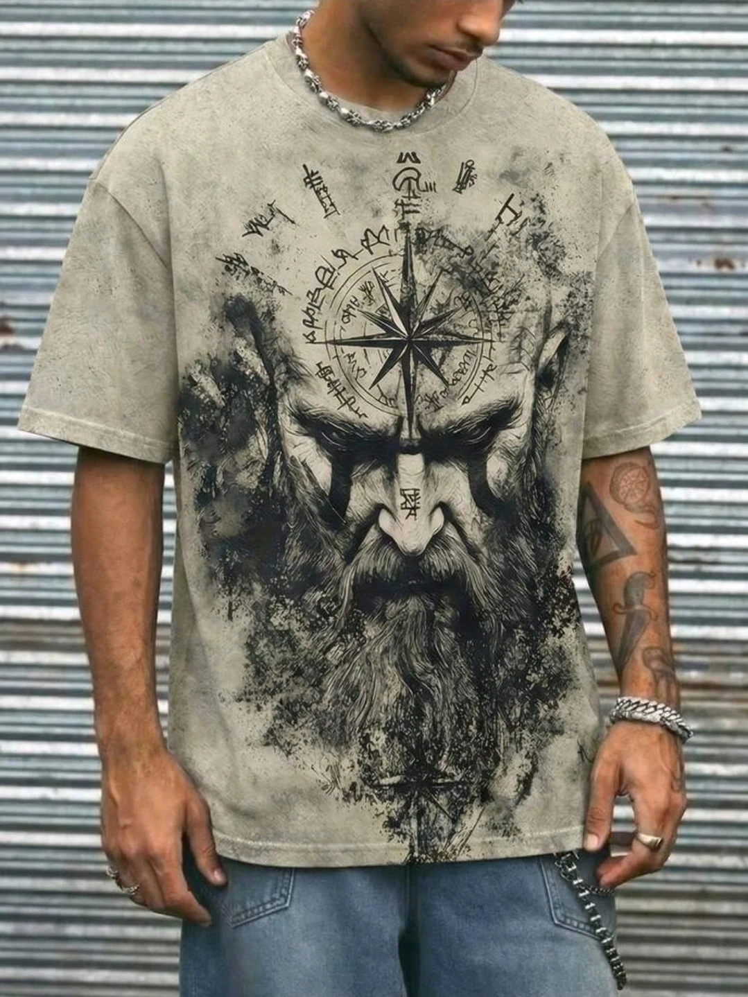 Camiseta beige vintage con calavera