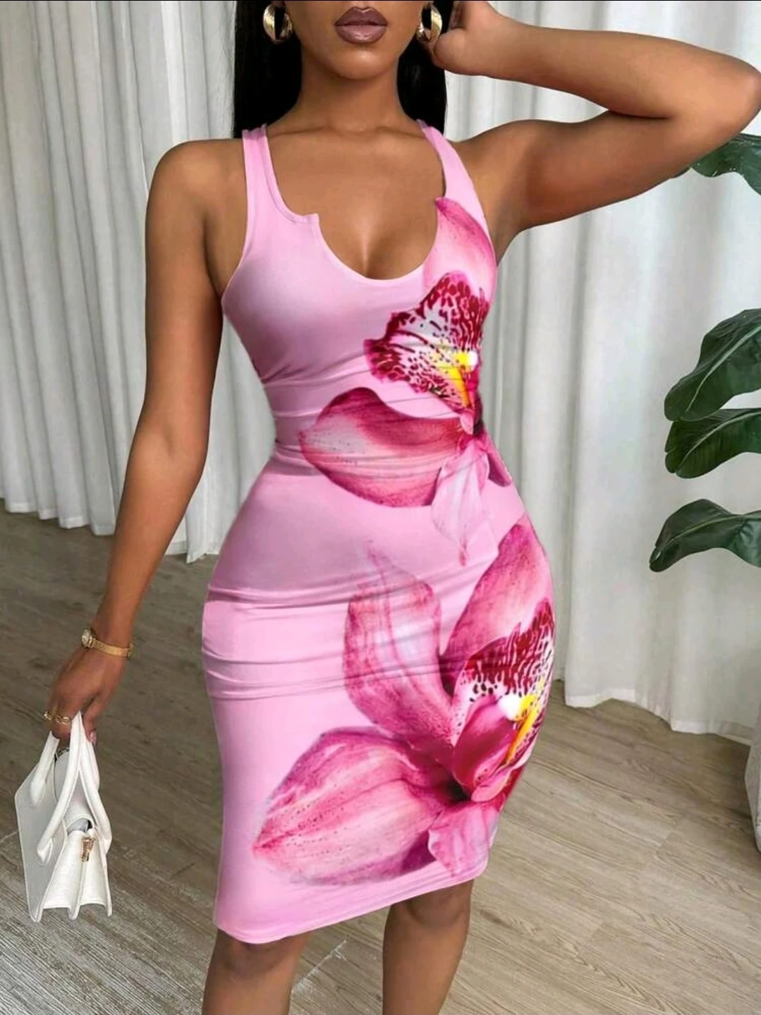Vestido midi rosa floral ajustado