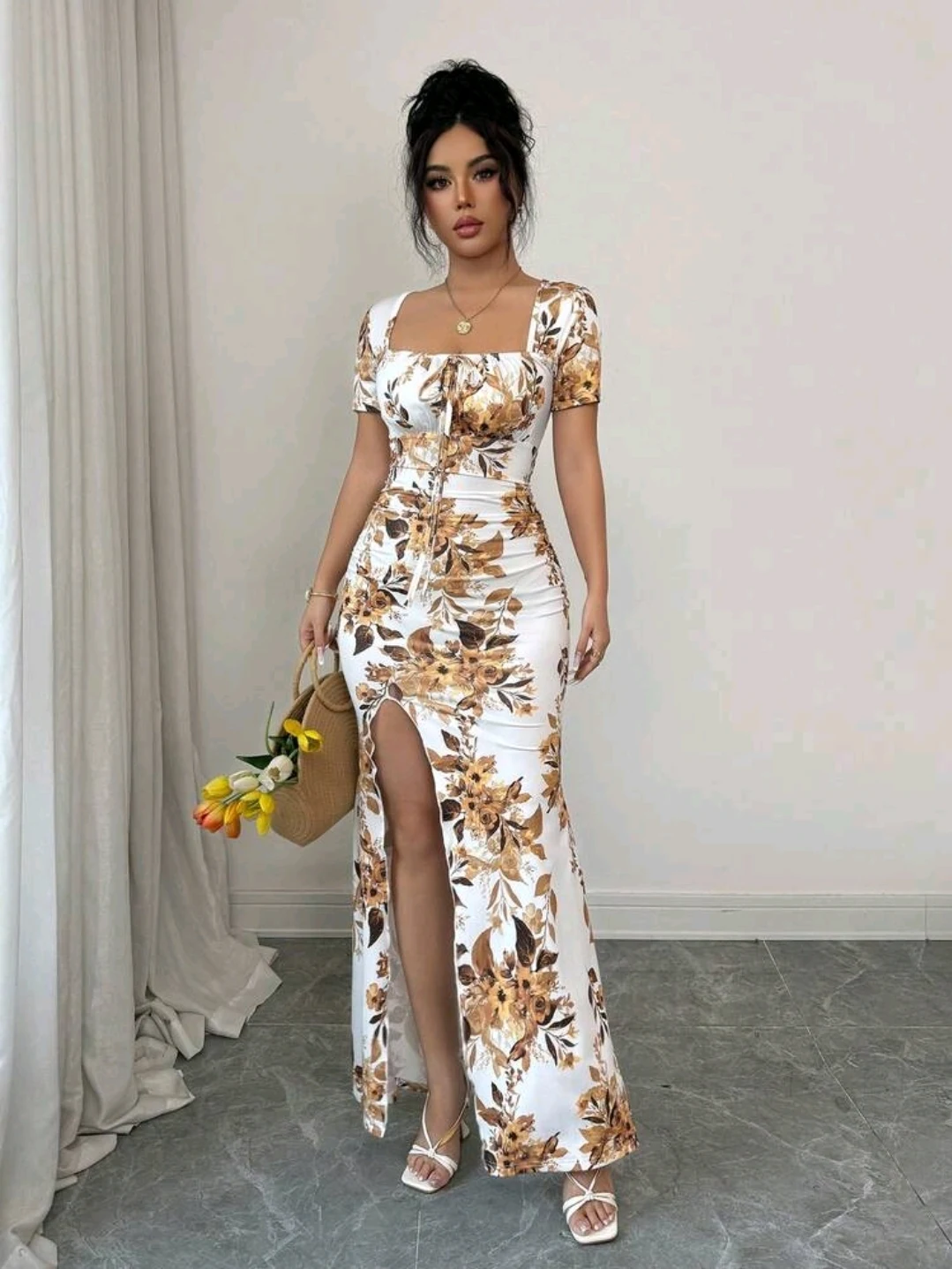 Vestido maxi blanco floral con abertura